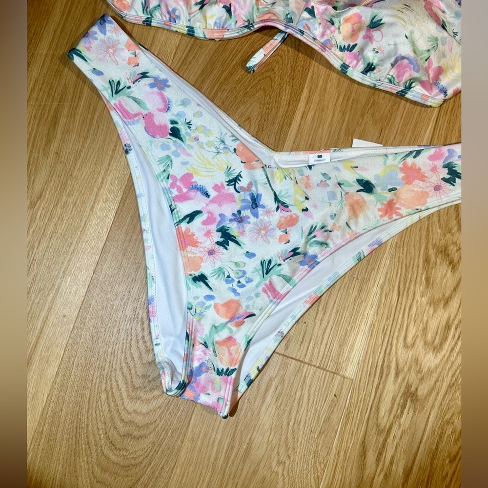 Abercrombie Women’s Bikini - Floral - Picture 2 of 7